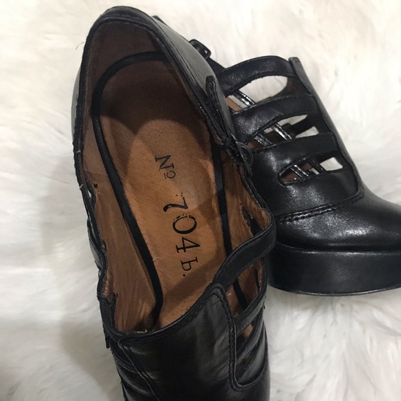 No 704b. Bootie - Picture 3 of 3